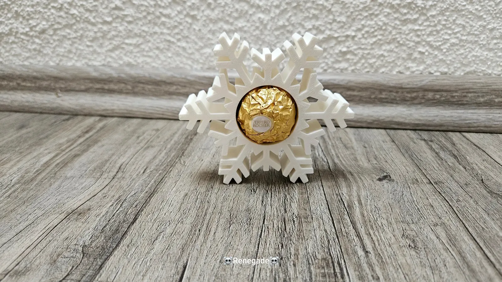 Снежинка под Ferrero Rocher